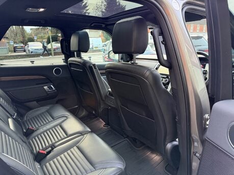 Land Rover Discovery 3.0 SD V6 HSE SUV 5dr Diesel Auto 4WD Euro 6 (s/s) (306 ps) 38