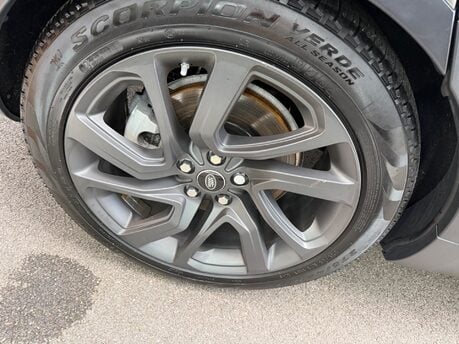 Land Rover Discovery 3.0 SD V6 HSE SUV 5dr Diesel Auto 4WD Euro 6 (s/s) (306 ps) 17