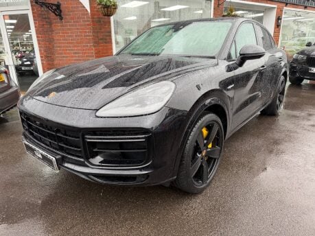 Porsche Cayenne 4.0 V8 E-Hybrid 17.9kWh Turbo S Coupe 5dr Petrol Plug-in Hybrid (680ps) 1