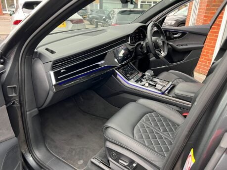 Audi SQ7 4.0 TFSI V8 Black Edition SUV 5dr Petrol Tiptronic quattro Euro 6 (507ps) 38
