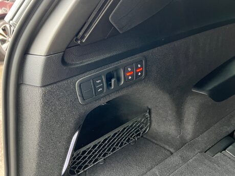 Audi SQ7 4.0 TFSI V8 Black Edition SUV 5dr Petrol Tiptronic quattro Euro 6 (507ps) 35