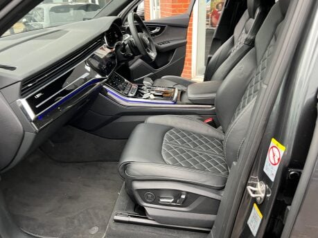 Audi SQ7 4.0 TFSI V8 Black Edition SUV 5dr Petrol Tiptronic quattro Euro 6 (507ps) 39