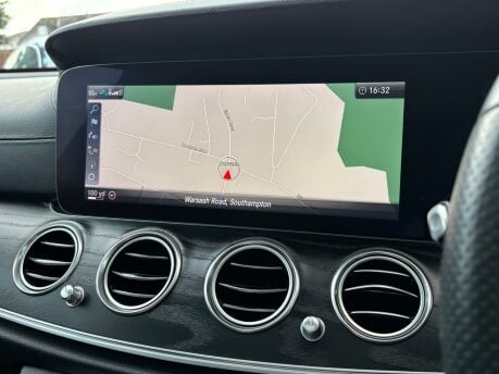 Mercedes-Benz E Class 2.0 E220d AMG Line (Premium Plus) Estate 5dr Diesel G-Tronic+ Euro 6 (s/s) 32