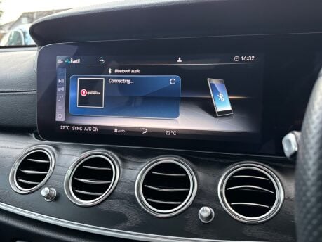 Mercedes-Benz E Class 2.0 E220d AMG Line (Premium Plus) Estate 5dr Diesel G-Tronic+ Euro 6 (s/s) 31