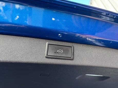 Skoda Enyaq 82kWh 80x SportLine SUV 5dr Electric Auto 4WD (DC125kW) (265 ps) 15