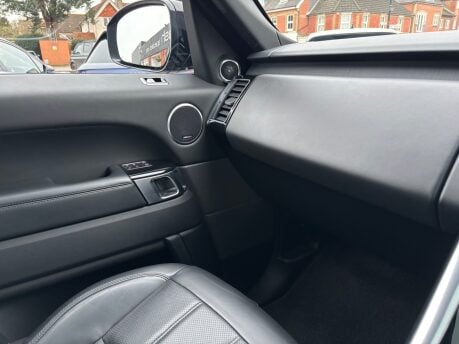 Land Rover Range Rover Sport 2.0 P400e HSE DYNAMIC 35