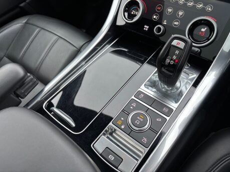 Land Rover Range Rover Sport 2.0 P400e HSE DYNAMIC 34