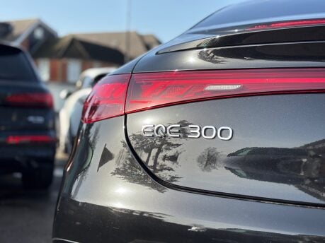 Mercedes-Benz EQE EQE 300 89kWh AMG Line (Premium Plus) Saloon 4dr Electric Auto (245 ps) 17