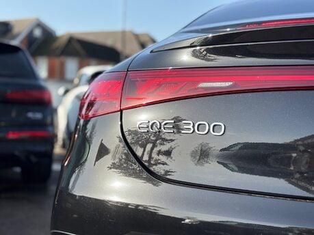 Mercedes-Benz EQE EQE 300 89kWh AMG Line (Premium Plus) Saloon 4dr Electric Auto (245 ps) 17