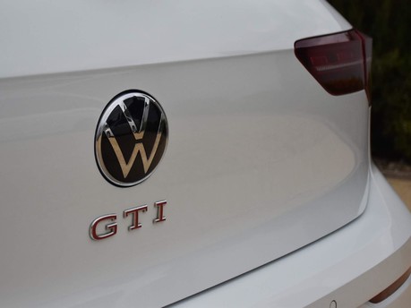 Volkswagen Golf GTI TSI DSG 35