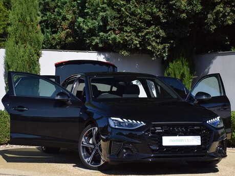 Audi A4 TDI QUATTRO S LINE BLACK EDITION MHEV 7