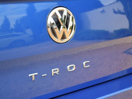 Volkswagen T-Roc DESIGN TSI 29