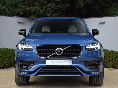 Volvo XC90 B5 R-DESIGN PRO AWD 10