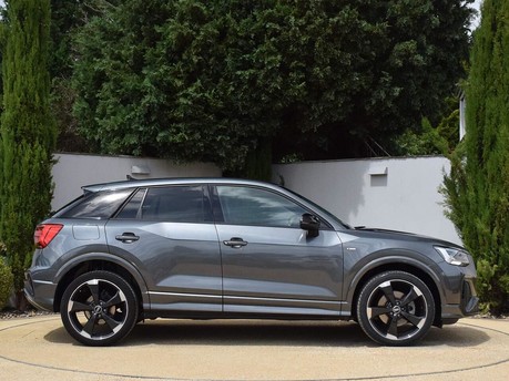 Audi Q2 TFSI BLACK EDITION 5