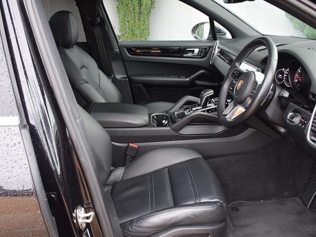 Porsche Cayenne V6 TIPTRONIC 23