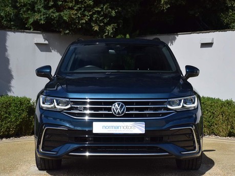 Volkswagen Tiguan R-LINE TSI DSG 10