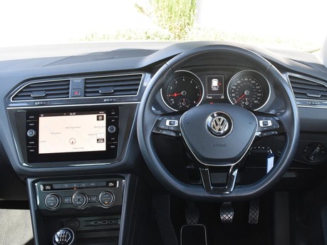 Volkswagen Tiguan SE NAVIGATION TSI EVO 16