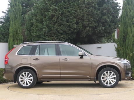 Volvo XC90 D5 MOMENTUM AWD 7