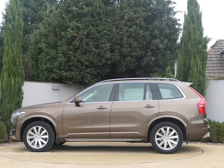 Volvo XC90 D5 MOMENTUM AWD 8