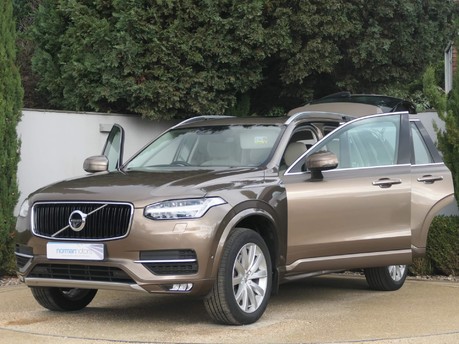 Volvo XC90 D5 MOMENTUM AWD 2