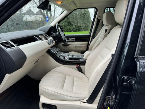 Land Rover Range Rover Sport SDV6 HSE 18