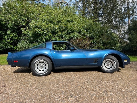 Chevrolet Corvette Stingray 1981 coupe/targa 8