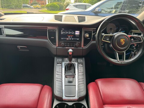 Porsche Macan D S PDK 16