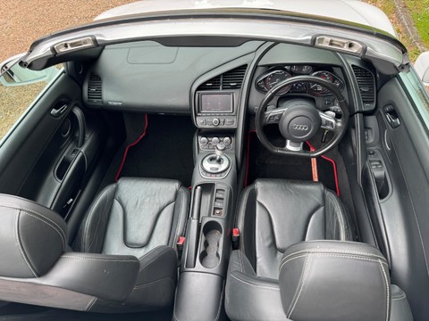 Audi R8 SPYDER V10 QUATTRO 17