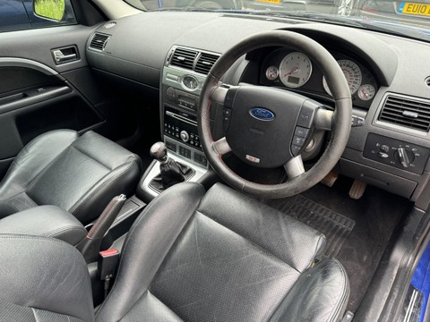 Ford Mondeo ST220 7