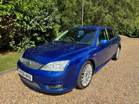 Ford Mondeo ST220