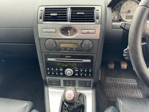 Ford Mondeo ST220 9