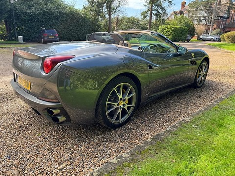 Ferrari California 2 PLUS 2 5