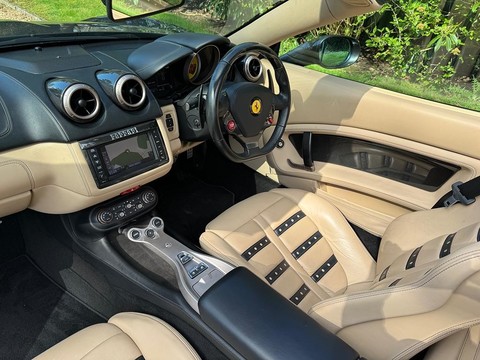 Ferrari California 2 PLUS 2 17