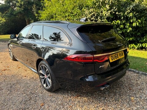 Jaguar XF D R-SPORT 6