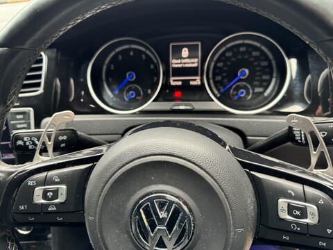 Volkswagen Golf R DSG 10