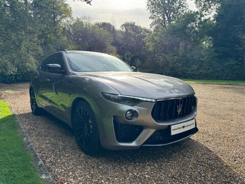 Maserati Levante DYNAMIC SE 4