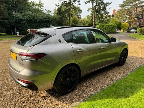 Maserati Levante DYNAMIC SE 6