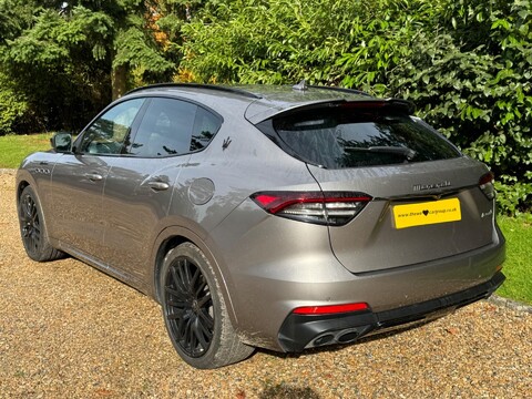 Maserati Levante DYNAMIC SE 7