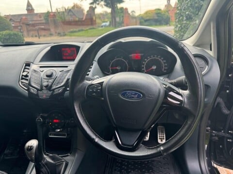 Ford Fiesta METAL 10