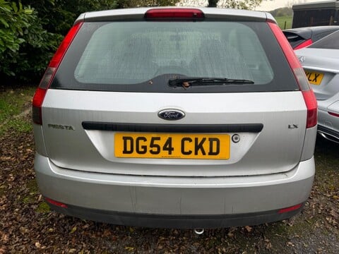 Ford Fiesta LX 16V 5