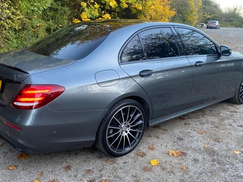 Mercedes-Benz E Class E 350 D 4MATIC AMG LINE PREMIUM PLUS 12