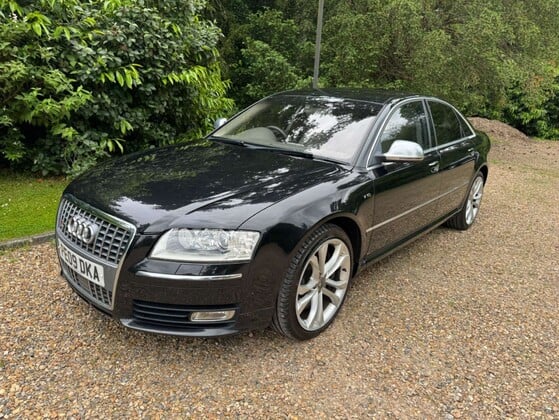 Audi S8 5.2 FSI quattro 4dr