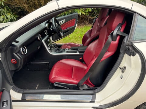 Mercedes-Benz SLK 1.8 SLK 200 AMG Sport BlueEfficiency Auto 2dr 9