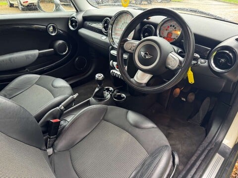 Mini Hatch 1.6 Cooper 3dr 10