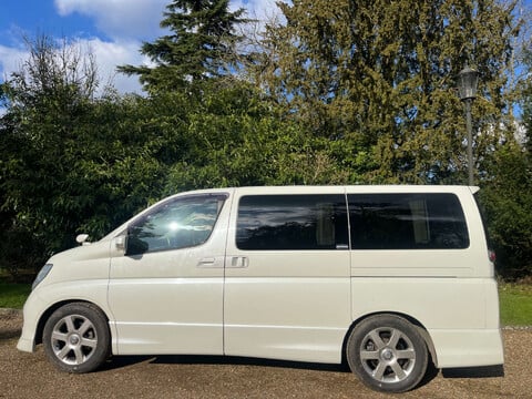 Nissan Elgrand campervan 4