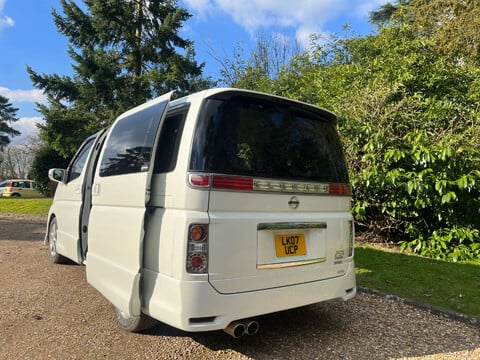 Nissan Elgrand campervan 8