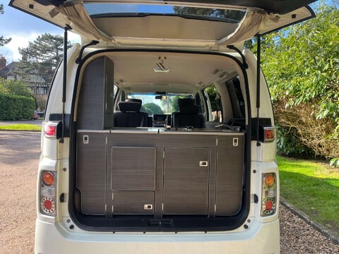 Nissan Elgrand campervan 23