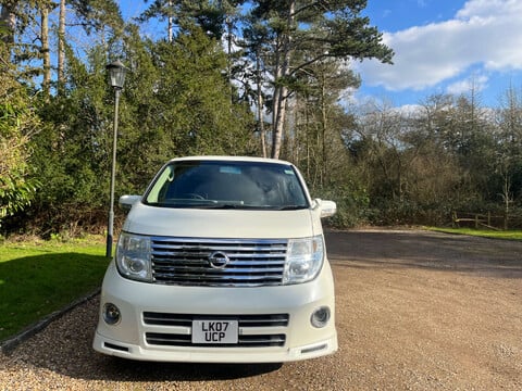 Nissan Elgrand campervan 3