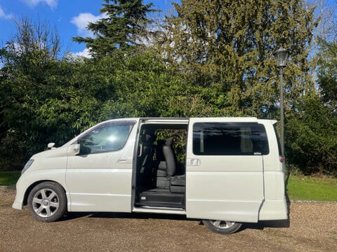 Nissan Elgrand campervan 9