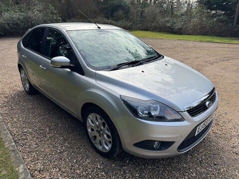 Ford Focus 1.6 Focus Zetec 100 5dr 4